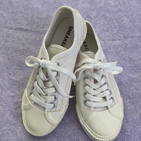 A.P.C. Iggy Low Sneakers Size EU 37 - Picture 1 of 3